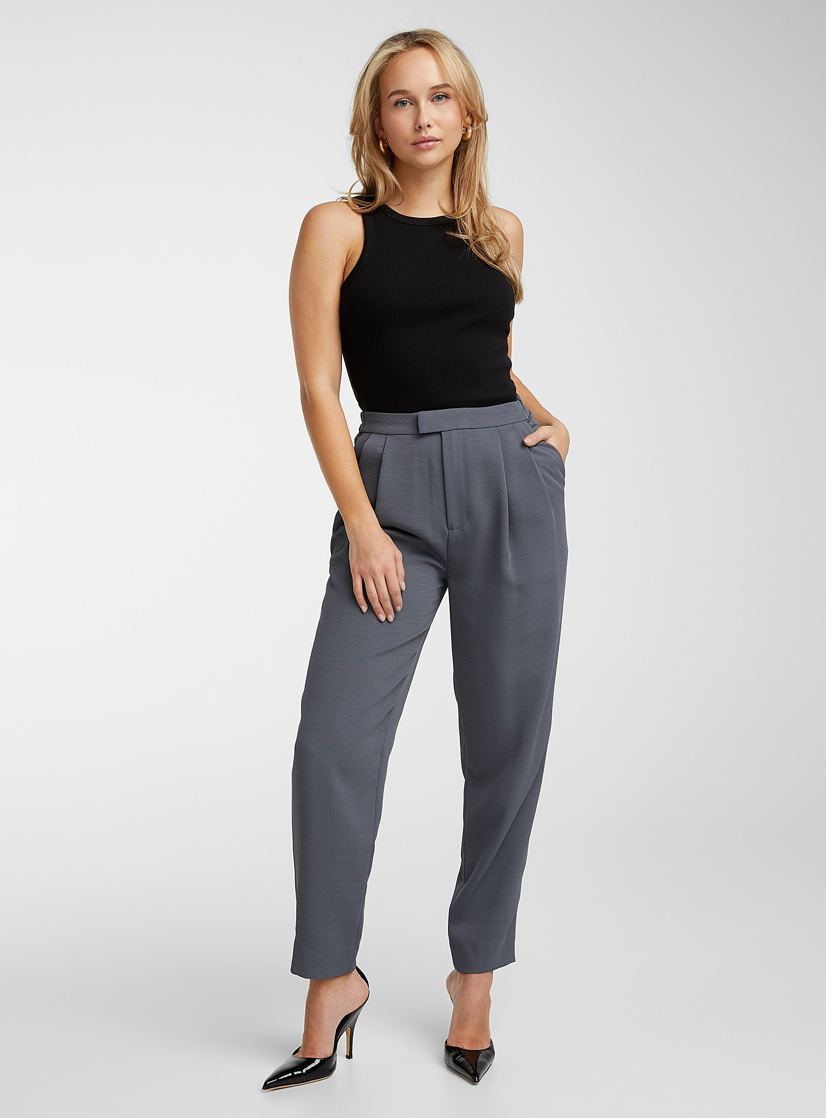 Icone Flowy Pleated Piqué Pant In Charcoal