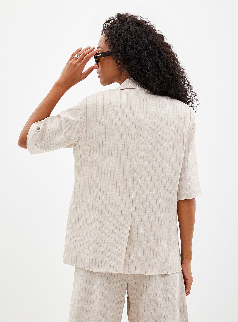 Sand-coloured pinstripe linen blazer product image 3