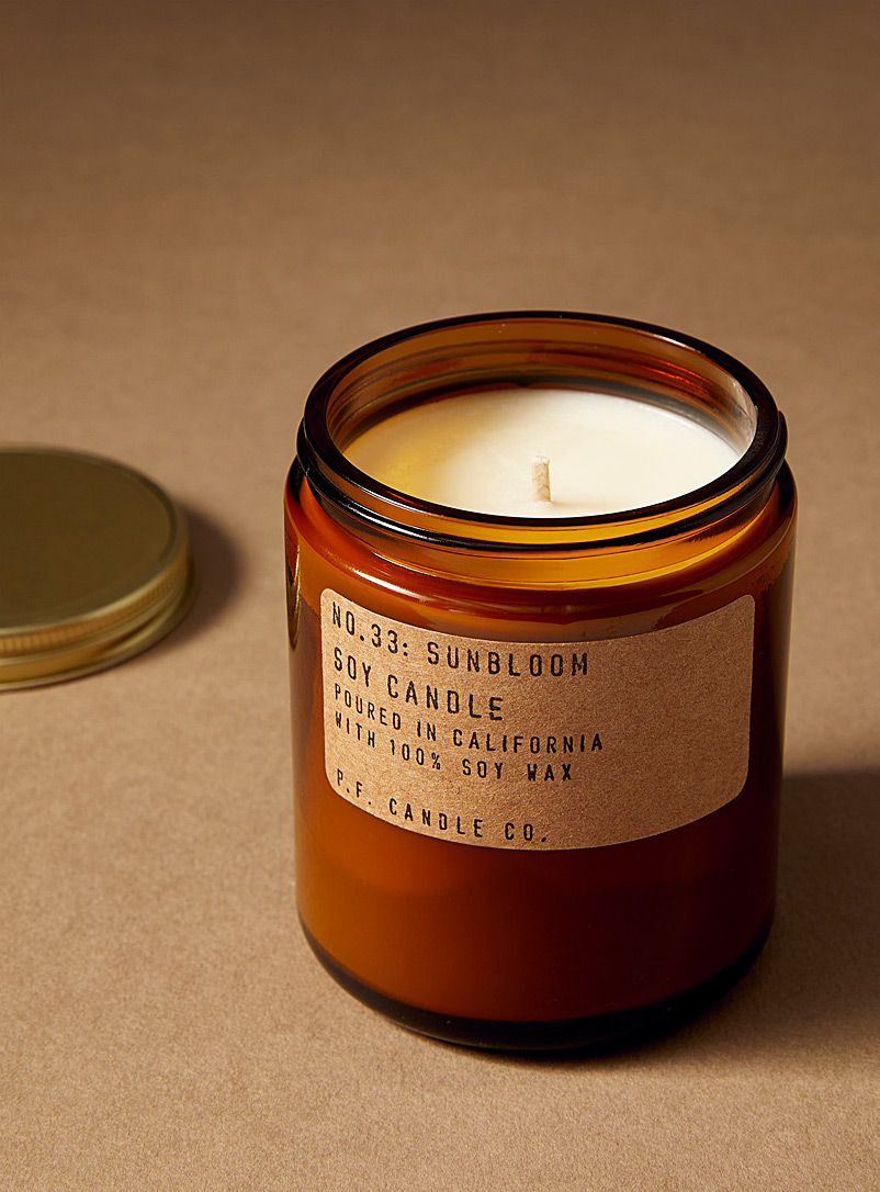 P.F. Candle Co.: La bougie parfumée Fleur de soleil Fleur de soleil