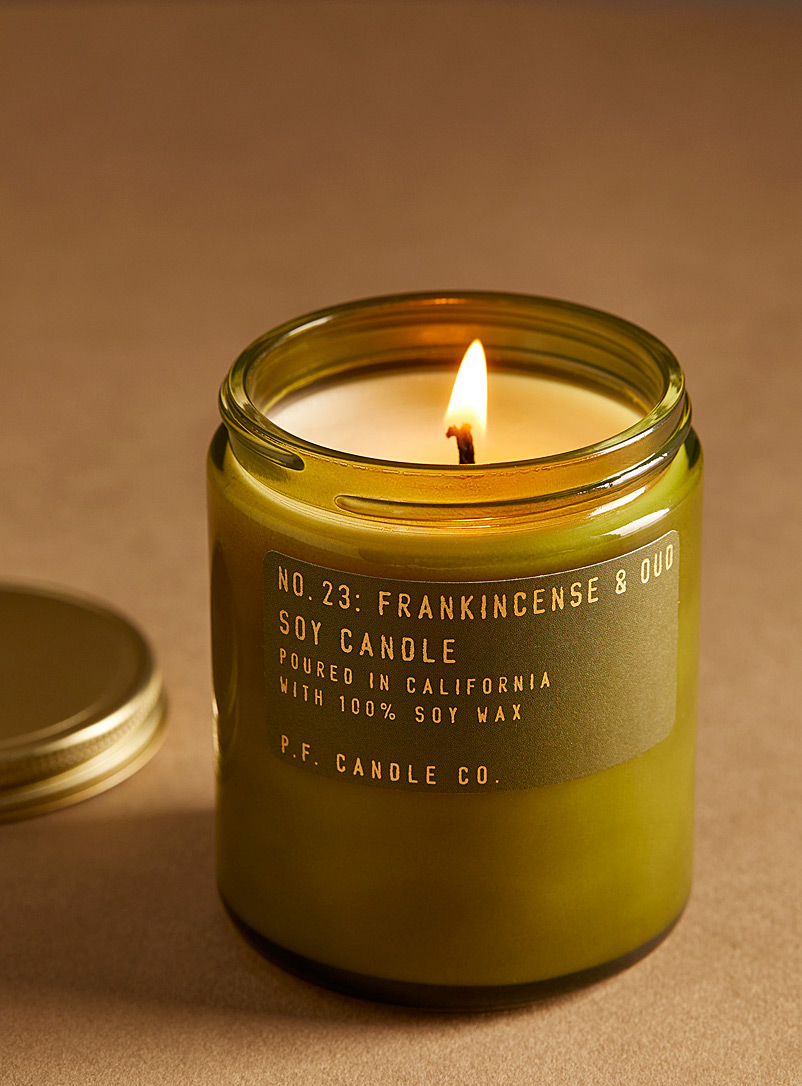 P.F. Candle Co.: La bougie encens et oud Assorti
