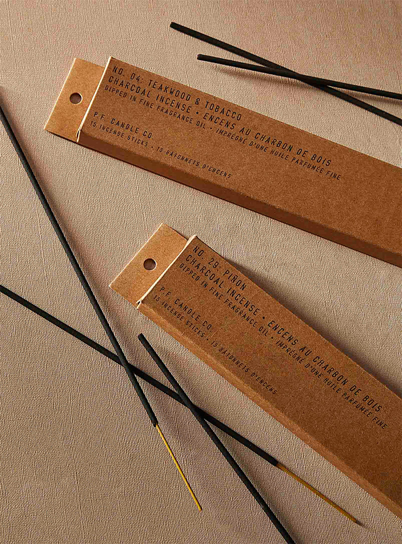 Teakwood & tobacco incense sticks Set of 15 product image 3