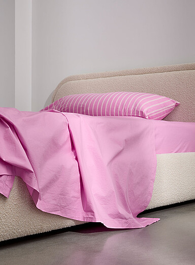 Solid 100% organic cotton percale sheet Fits mattresses up to 16 in