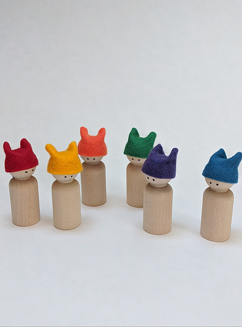 Woodpeckers Toys: L'ensemble de 6 personnages arc-en-ciel Assorti