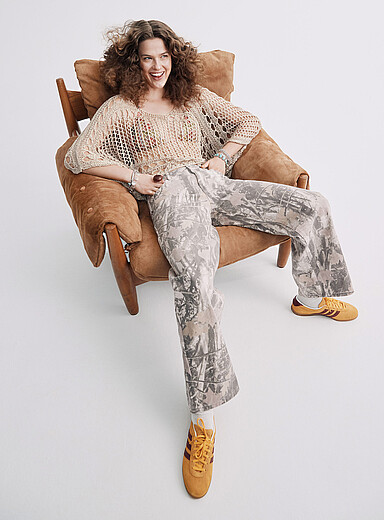 Le jean baggy taille basse &agrave; motif <b>Coupe House</b>