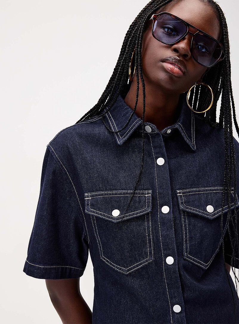 Twik: La robe chemise denim extensible Bleu p&acirc;le - Bleu ciel pour femme