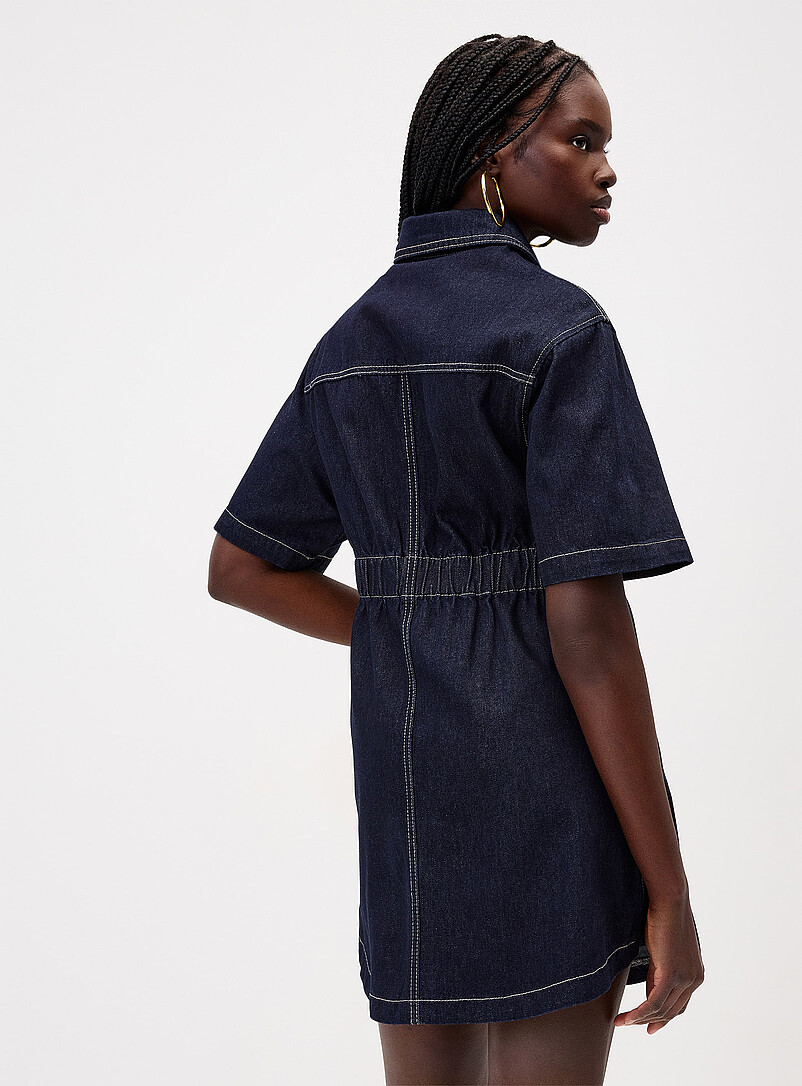 Twik: La robe chemise denim extensible Bleu p&acirc;le - Bleu ciel pour femme