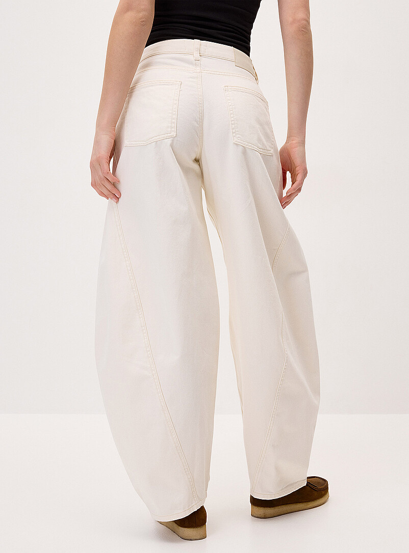 Twik Medium Wash Low-rise barrel jean for women