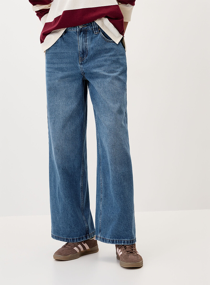 Twik Medium wash Ultra-wide-leg boyfriend jean <b>Rave fit</b> for women