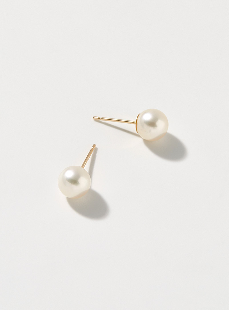 Poppy Finch White Akoya pearl earrings for women