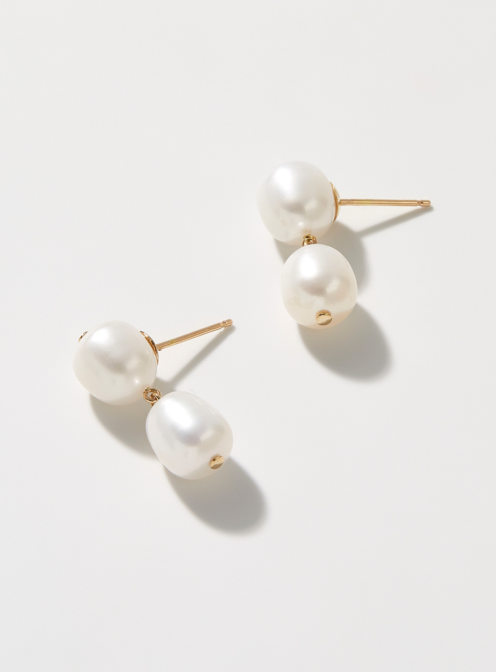 Poppy Finch - Women's Pendant pearls earrings