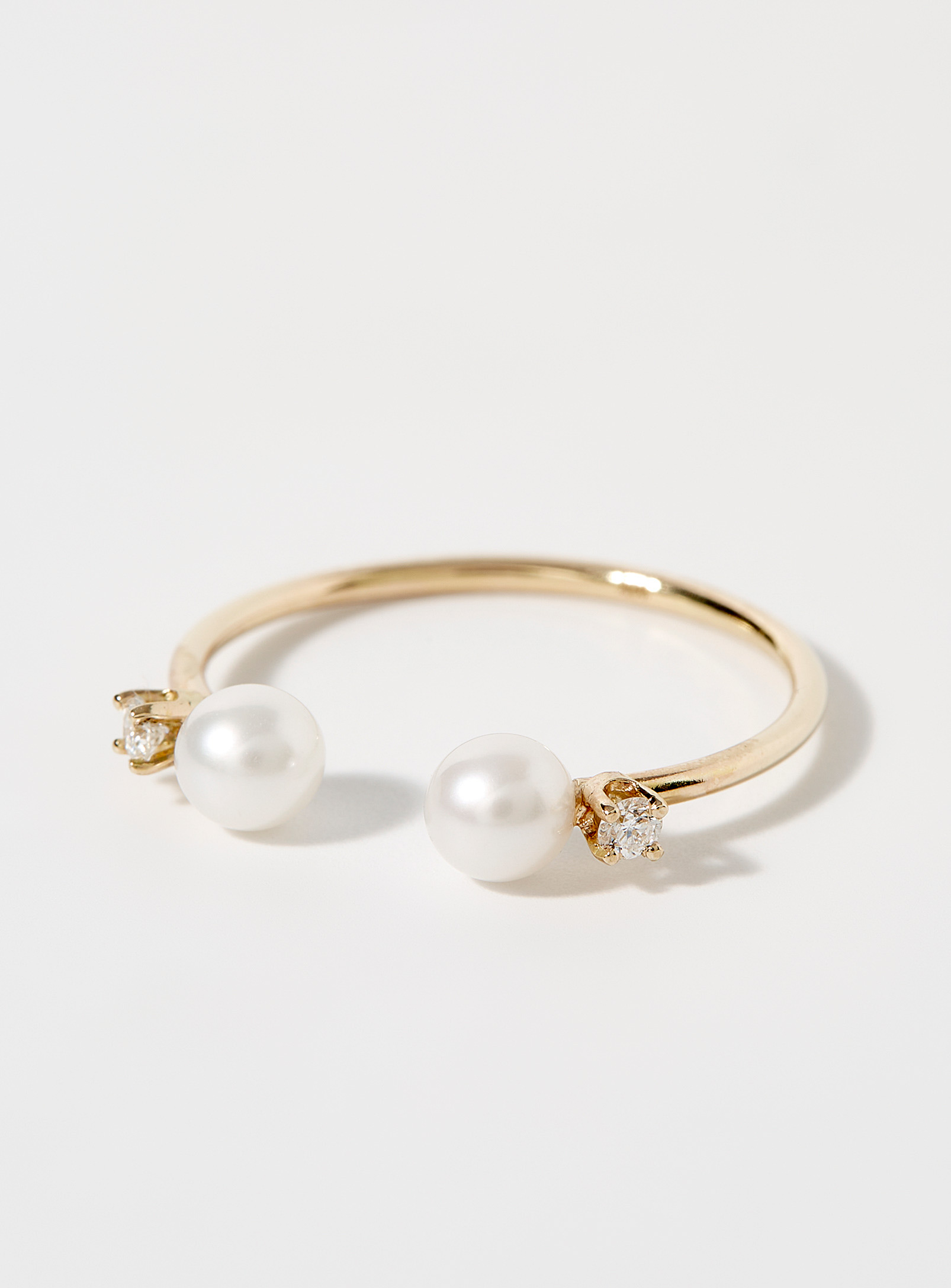 Poppy Finch - Women's Pearls and diamonds ring