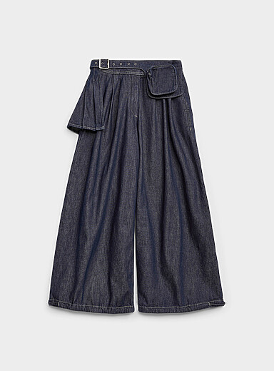 Pleated skirt belted barrel-leg jean