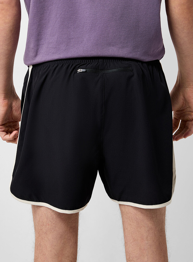 I.FIV5: Le short extensible lis&eacute;r&eacute; r&eacute;tro Longueur 5 po Brun pour homme