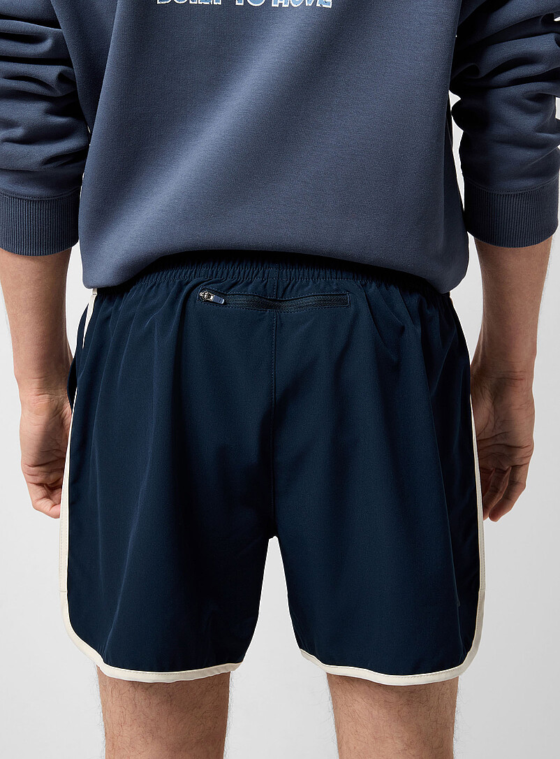 I.FIV5: Le short extensible lis&eacute;r&eacute; r&eacute;tro Longueur 5 po Brun pour homme