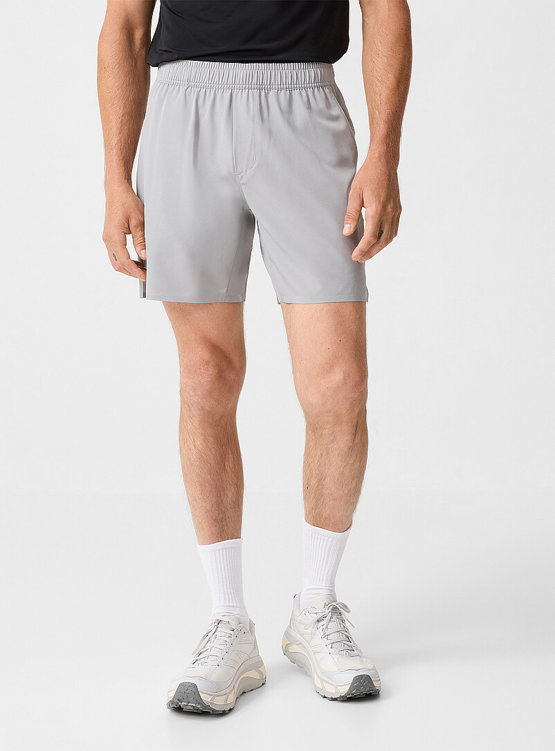 Minimalist Stretch Short With No Undergarments 7" Length