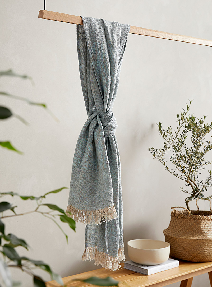 Le fil rouge Textiles: L'écharpe enveloppante unisexe pur lin Bleu assorti