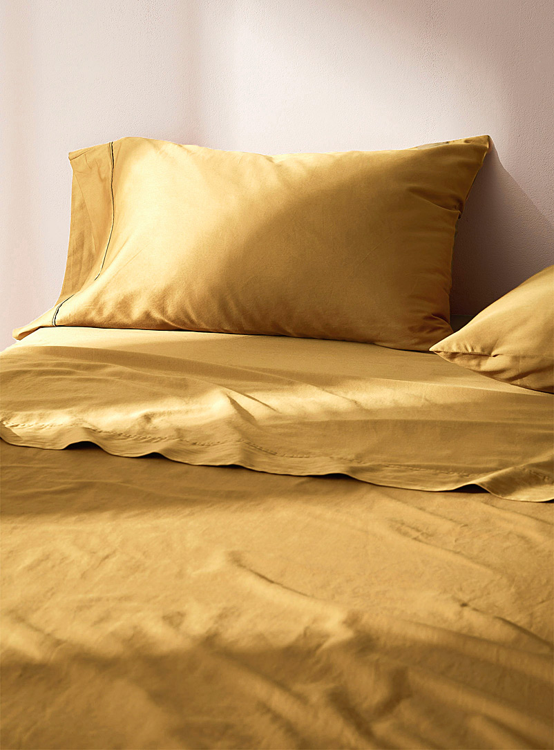 Simons Maison Golden Yellow Solid organic cotton sheet 200-thread-count Fits mattresses up to 16 in
