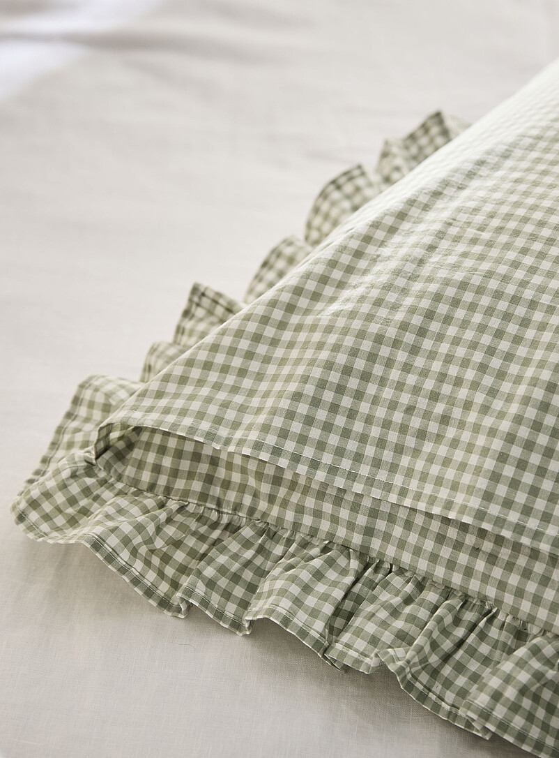 Simons Maison: Le couvre-oreiller carreaux vichy bordure volant Vert fonc&eacute; - Mousse