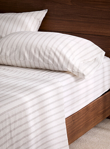 L'ensemble draps fines rayures taupe Pour matelas jusqu'&agrave; 16 po