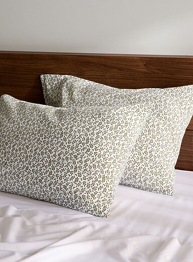 Soothing foliage pillowcases Set of 2