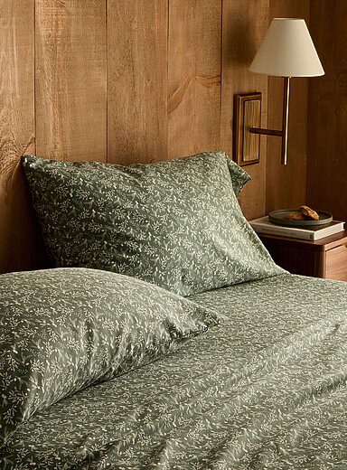 L'ensemble draps finette coton bio branches d'hiver <b>Collection de No&euml;l</b> Pour matelas jusqu'&agrave; 16 po