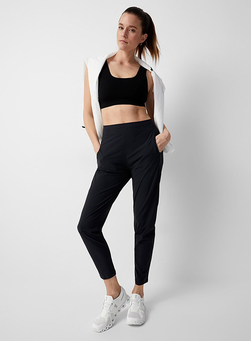 On Running: Clothing Collection for Women | Simons Canada