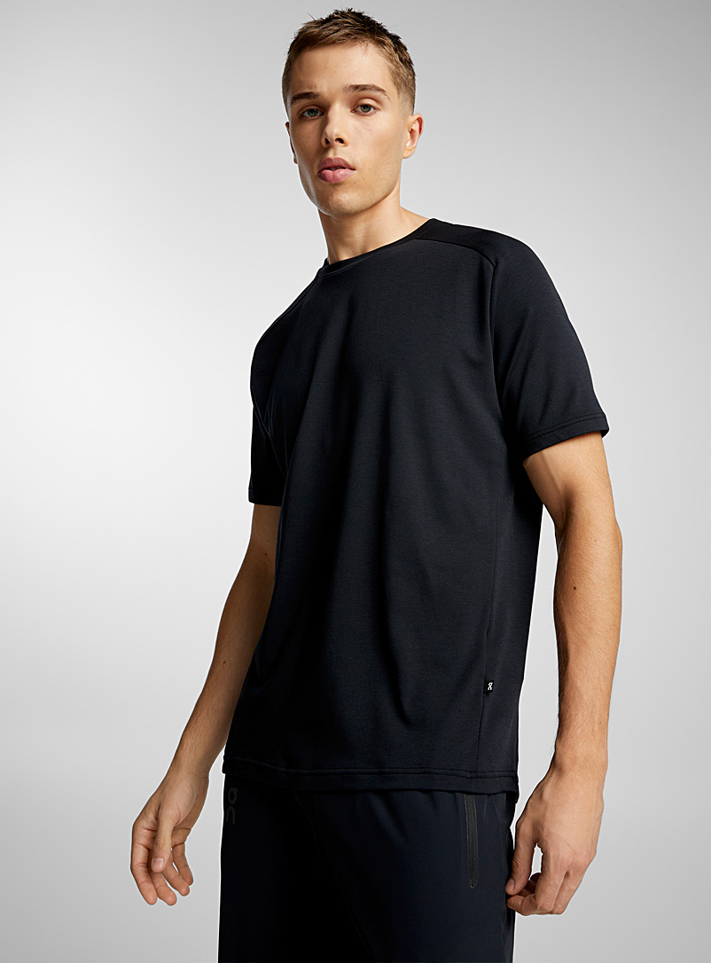 On: Le t-shirt Focus-T Noir pour homme