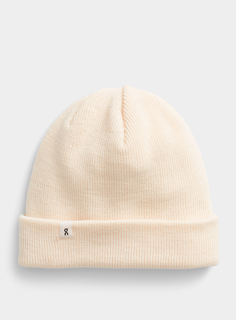 On Ivory White Merino wool tuque for women
