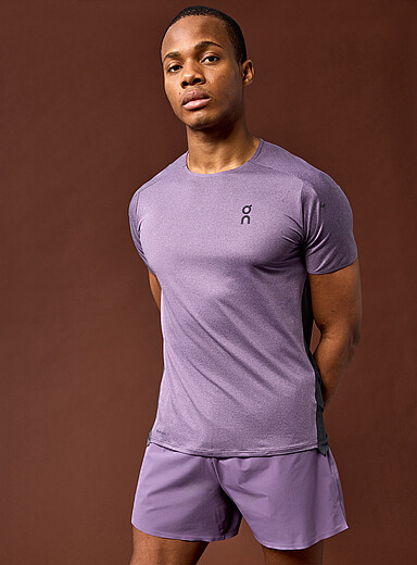 On: Le t-shirt Performance-T Aubergine - Prune pour homme