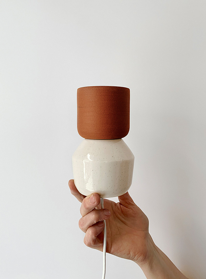 AND Ceramic Studio: La lampe d'ambiance Tupi Cuivre - Rouille