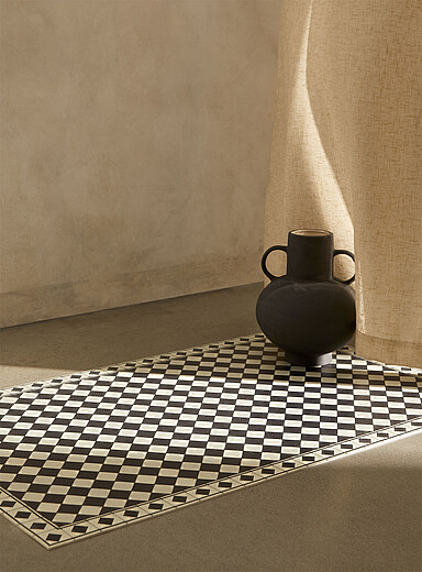 Adama: Le tapis vinyle sublime damier Voir nos formats offerts Noir &agrave; motifs