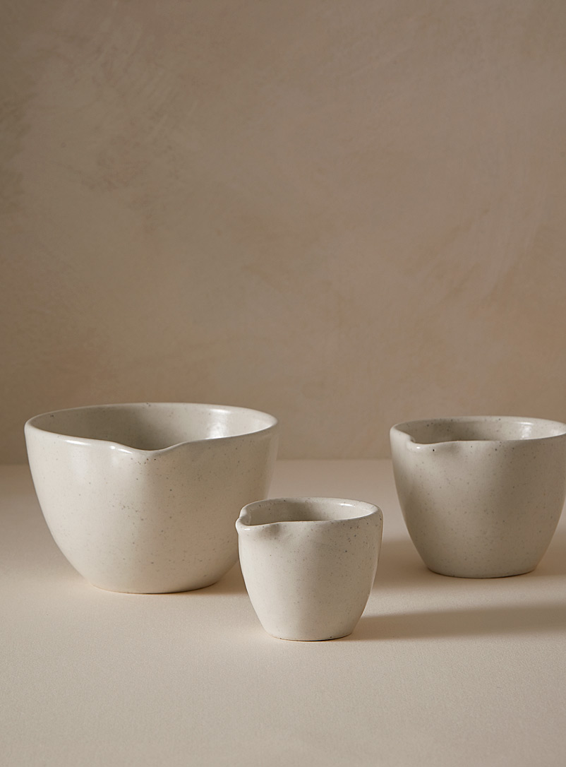 Atelier Tréma Sand Speckled stoneware pour spout bowls Set of 3