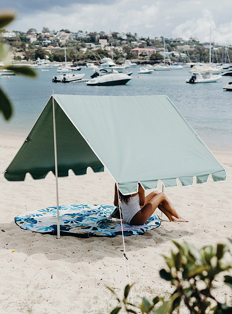 Basil Bangs: La tente sortie à la plage Vert