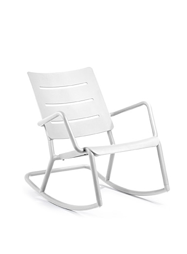 La chaise ber&ccedil;ante pour l'ext&eacute;rieur Outo