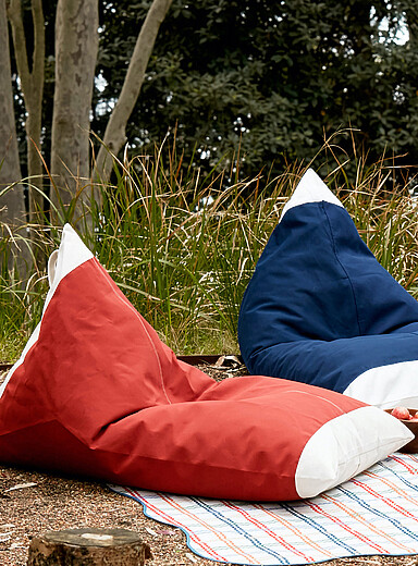 Indoor and outdoor colour accents bean bag