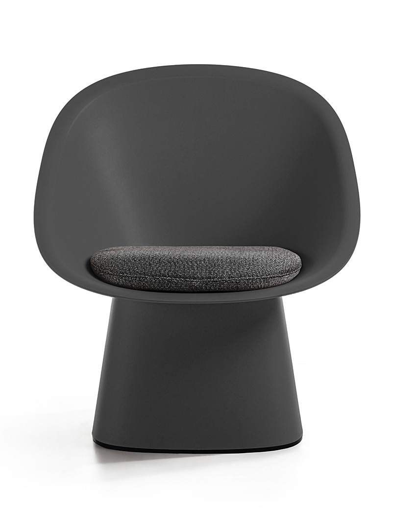 Sensu rounded indoor-outdoor chair product image (primary)