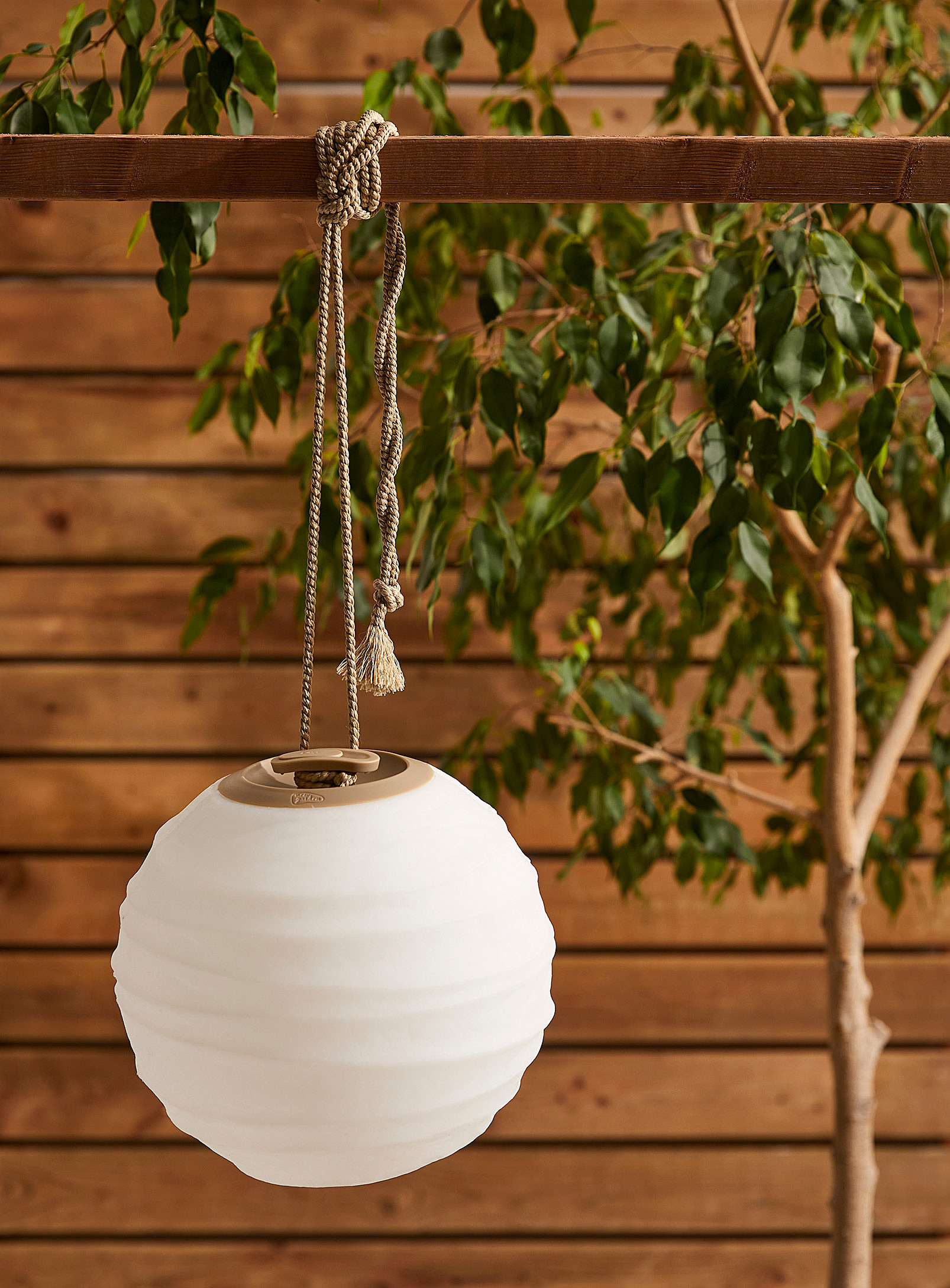 Newgarden - Sora wireless hanging lamp