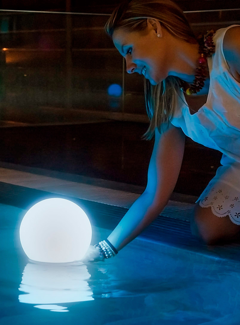 Medium Buly floating solar lamp 30 cm in diameter product image (primary)