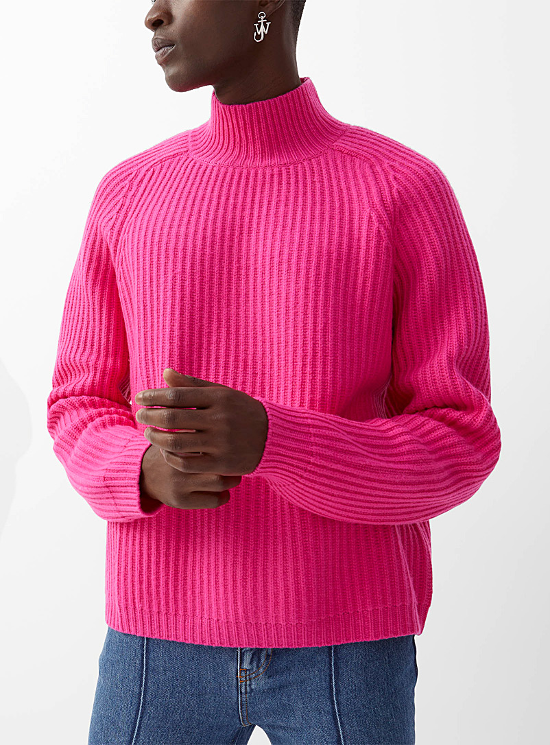 JW Anderson: Le pull rose col montant manches raglan Rose pour homme