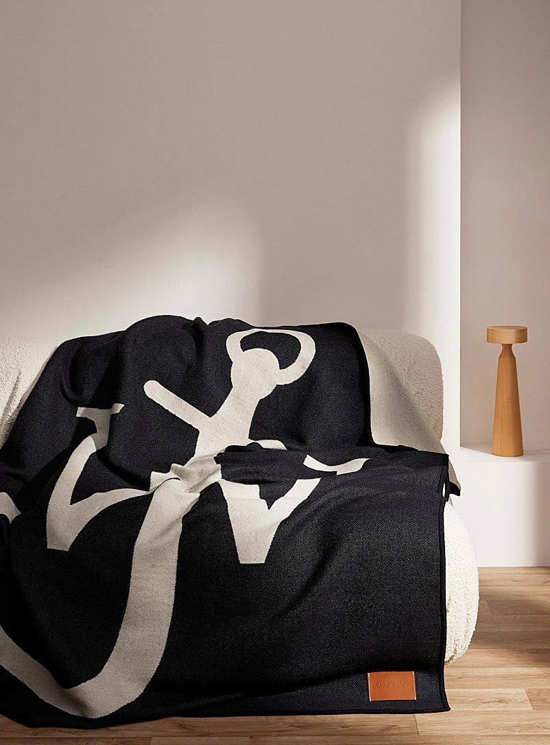 JW Anderson Black Signature anchor throw for men