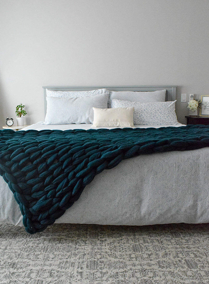 PrairieKnots Kelly Green Luxurious merino knit oversized throw 122 x 183 cm