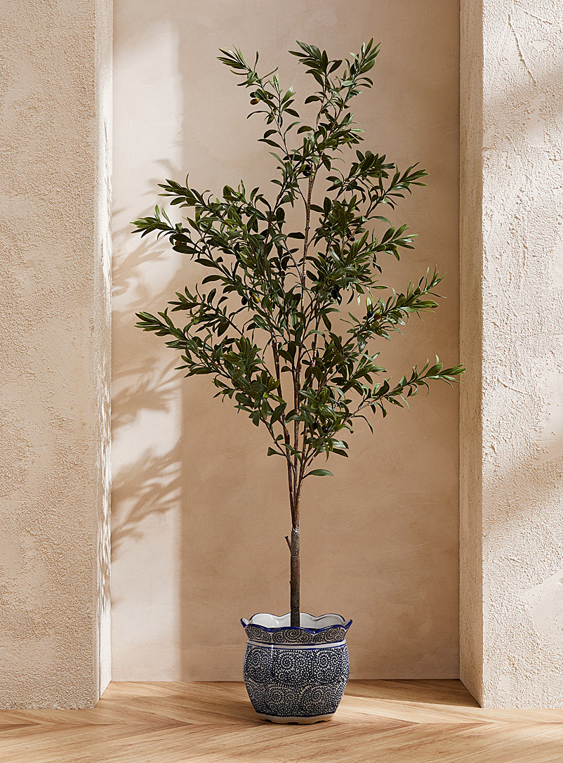 Simons Maison: L'arbuste imitation olivier 129,5 cm de hauteur Vert foncé - Mousse