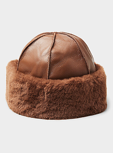 Le chapeau pillbox revers fausse fourrure 