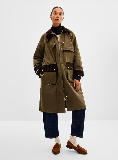Barbour: La longue veste coton cir&eacute; Kirklees <b>En exclusivit&eacute; chez Simons</b> Vert &agrave; motifs pour femme