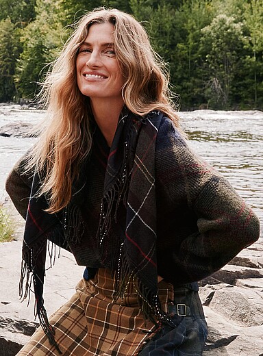 Tartan fringed triangular scarf