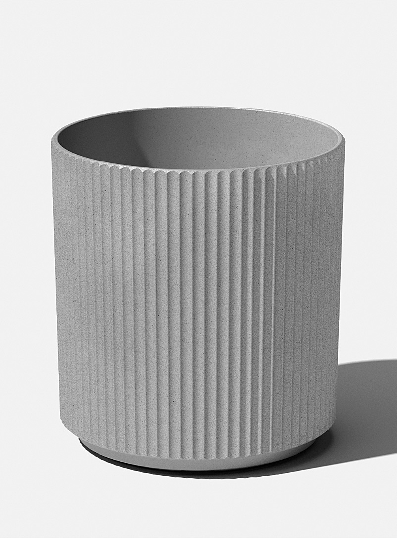 Grooved minimalist planter See available sizes product image 2