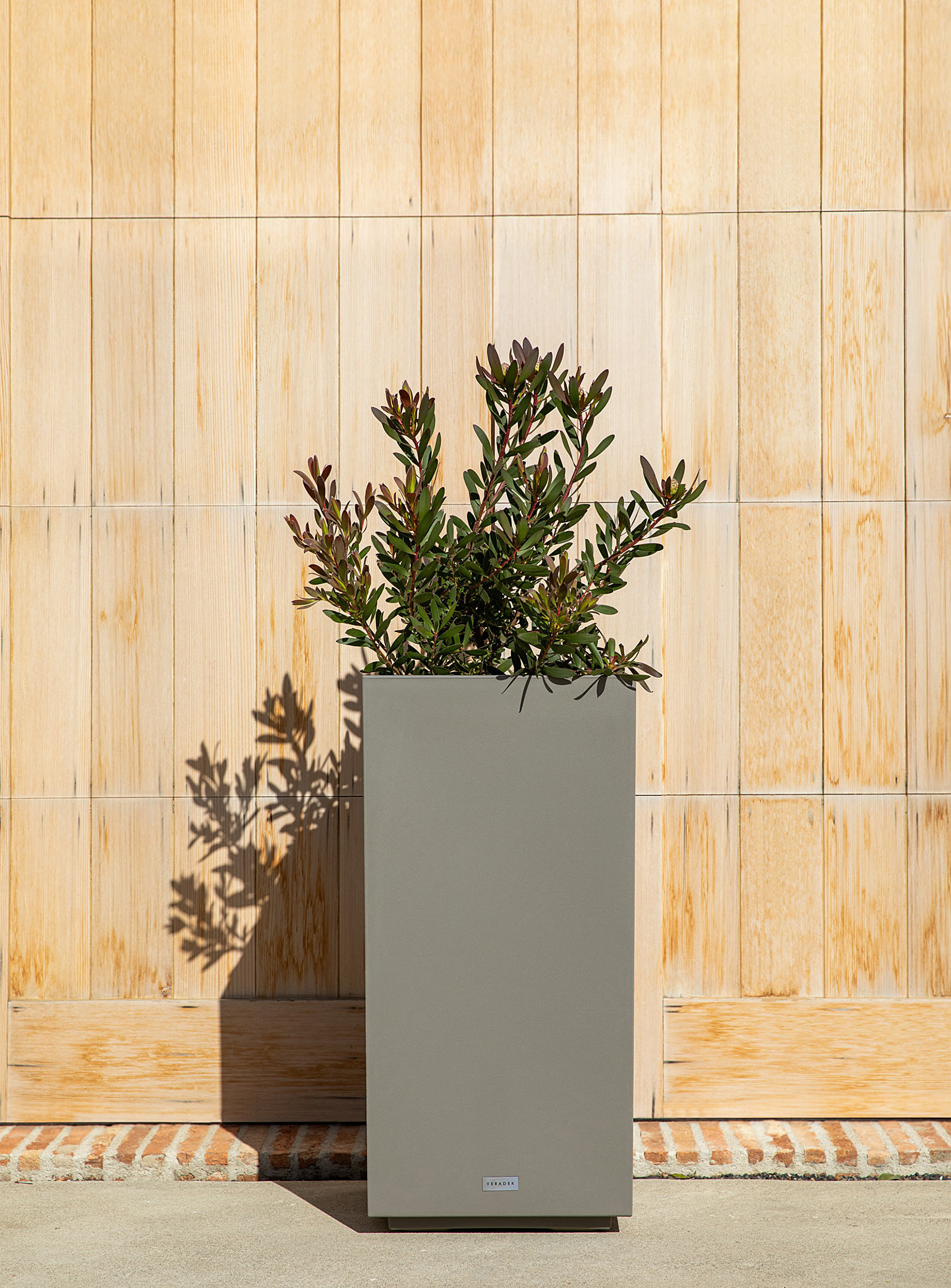 Veradek Tall Urban Pedestal Planter In Gray