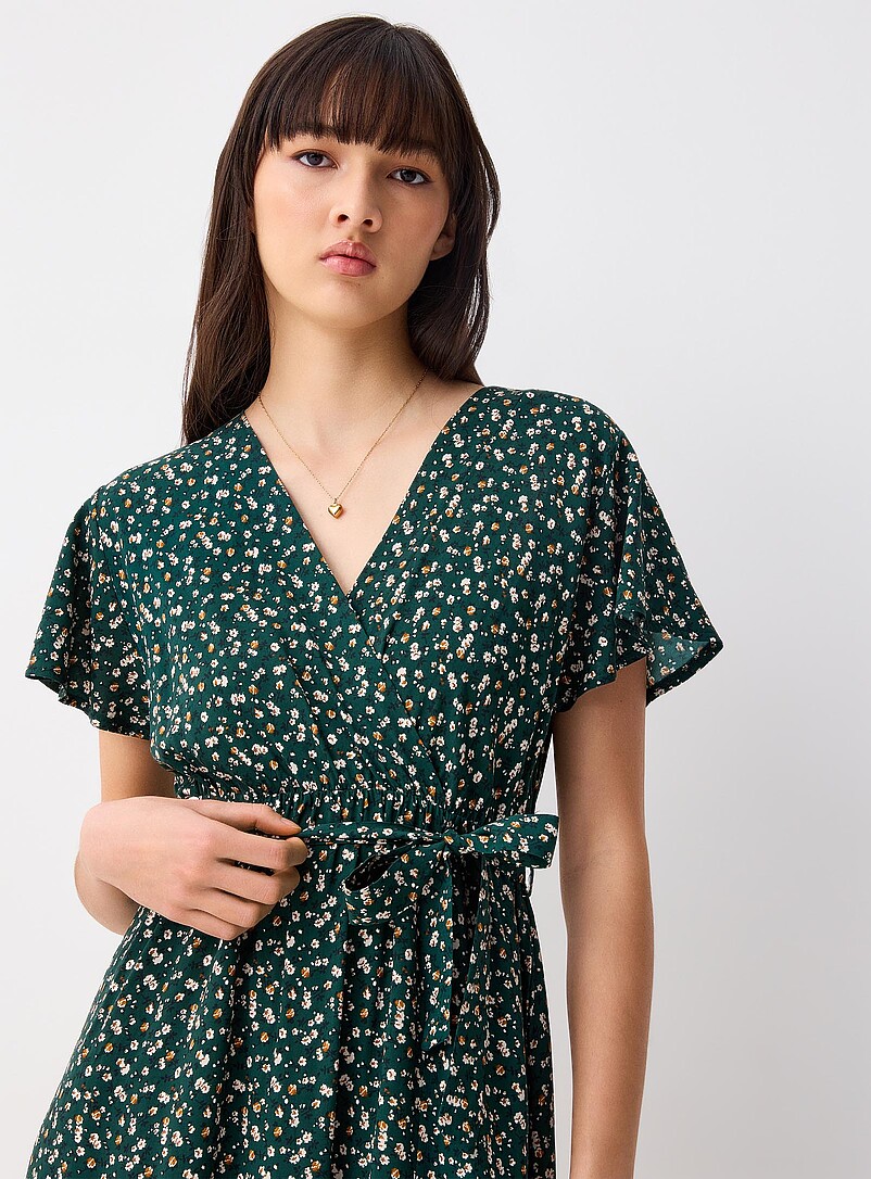 Twik: La robe maxi portefeuille imprim&eacute;e Noir &agrave; motifs pour femme