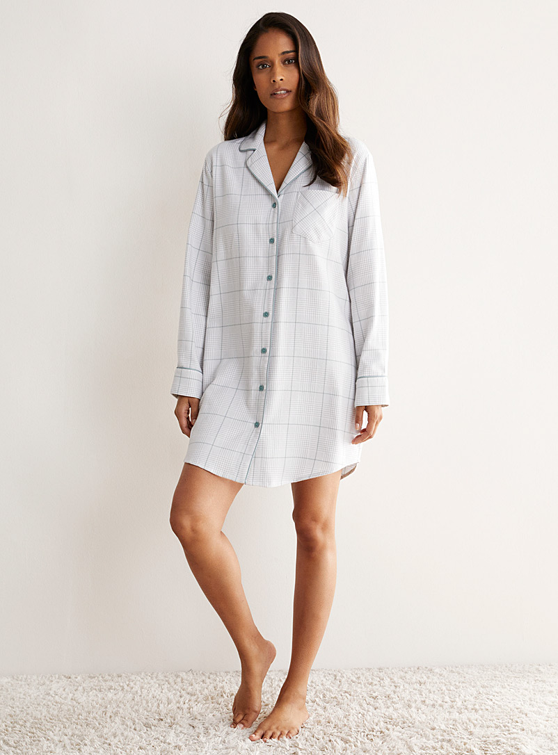 Miiyu: La chemise de nuit flanelle à carreaux Gris pâle pour femme
