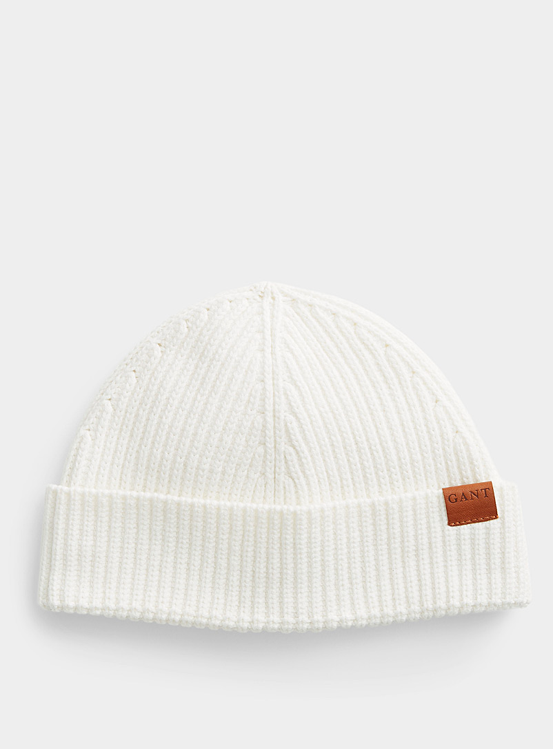 GANT Ivory White Ribbed cropped tuque for men